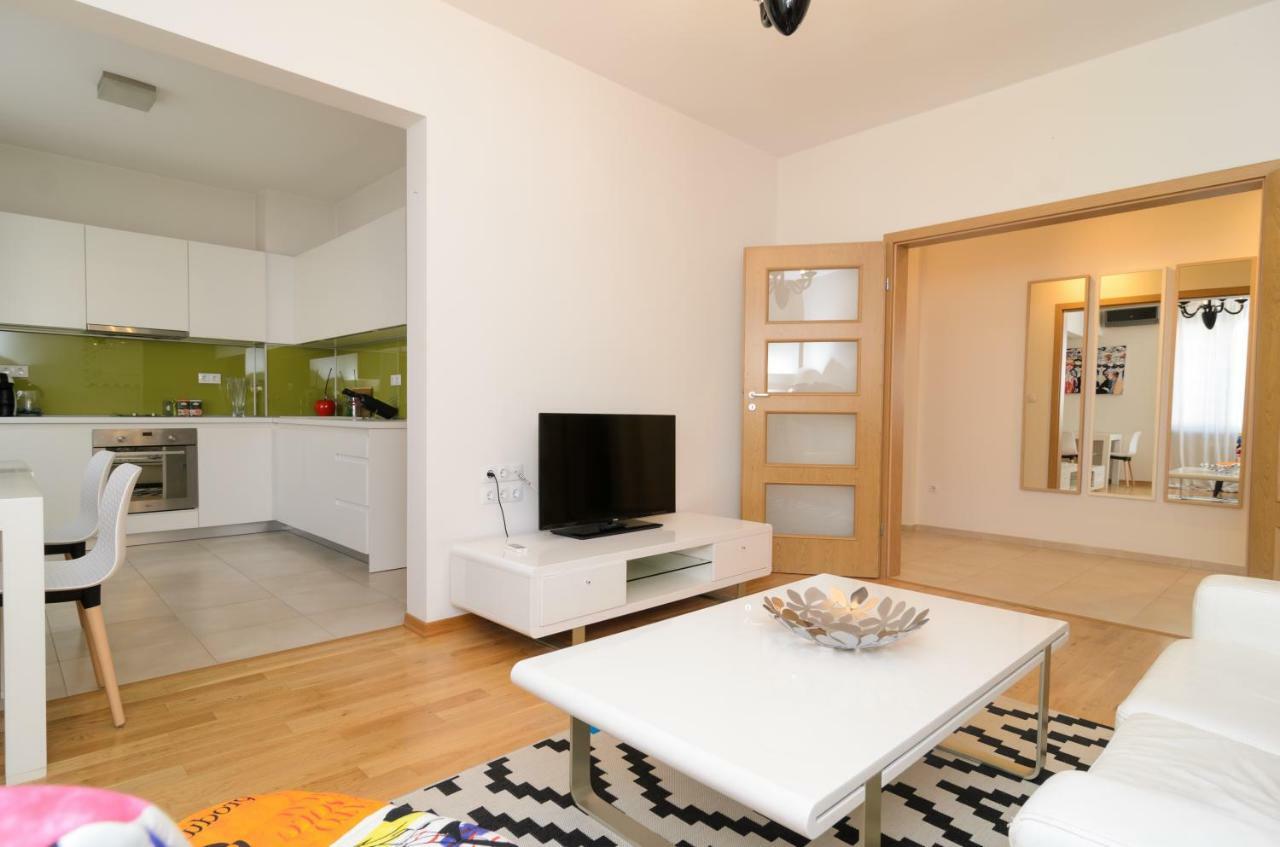 Rise & Shine Sofia Luxury Apartment By Flat Mаnager Luaran gambar