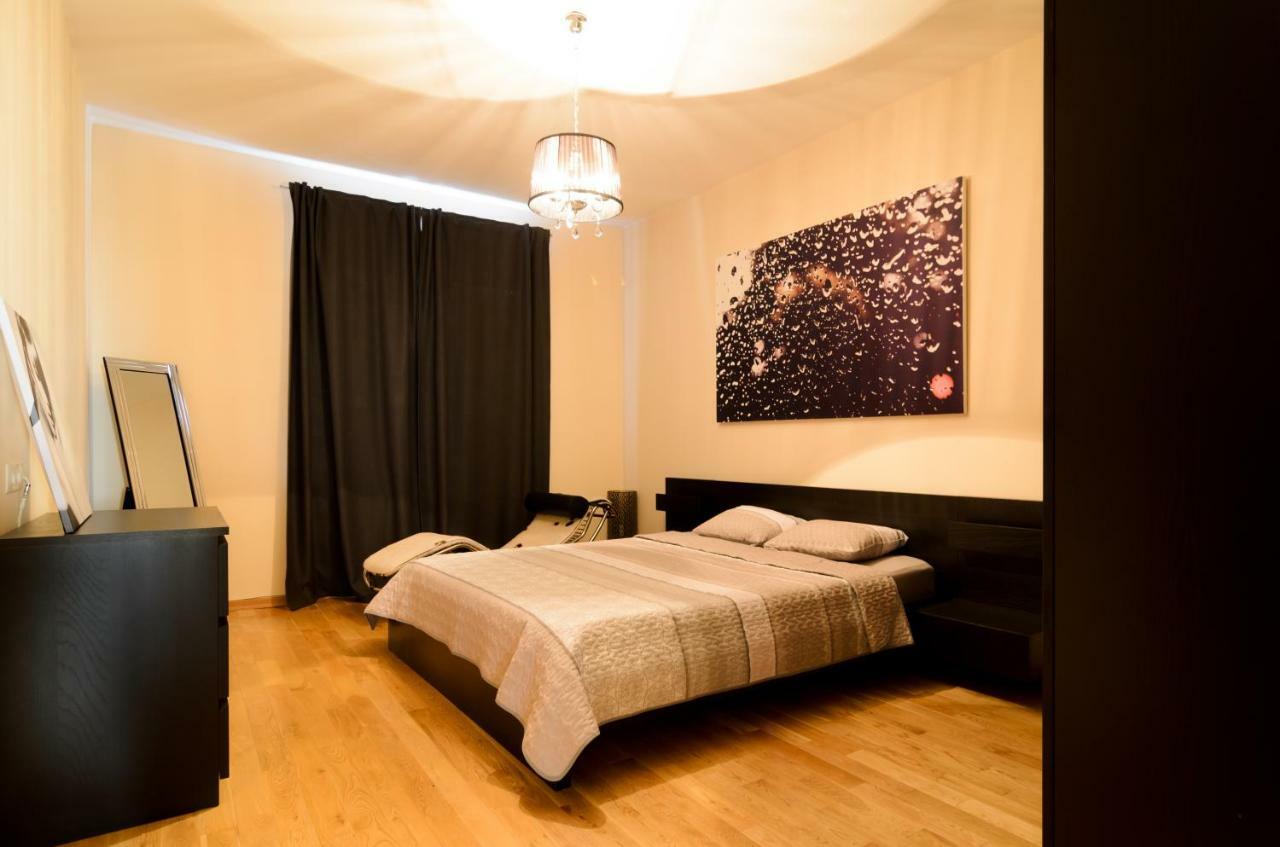 Rise & Shine Sofia Luxury Apartment By Flat Mаnager Luaran gambar